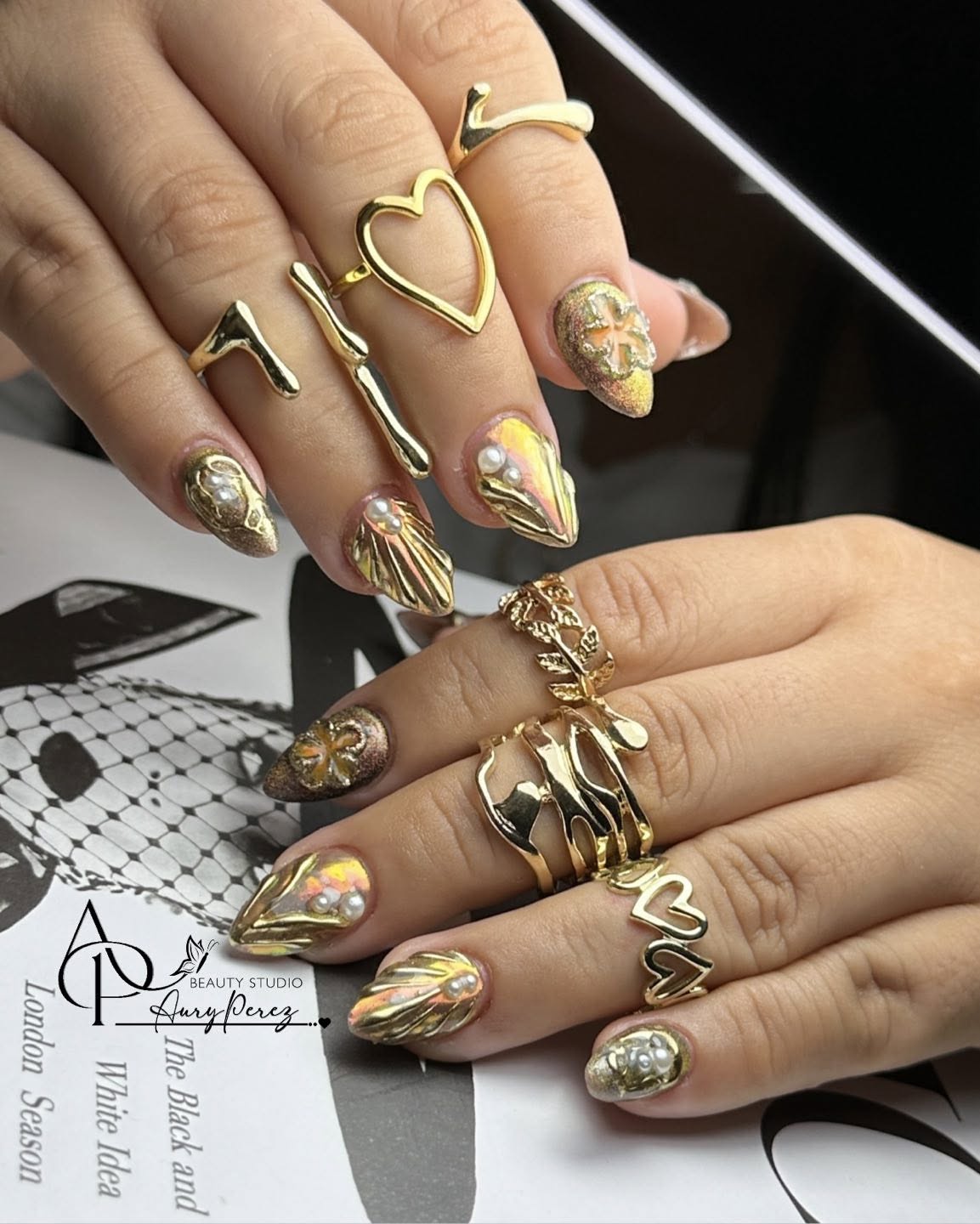 Uñas acrílicas esculturales de lujo en Aury Beauty Studio